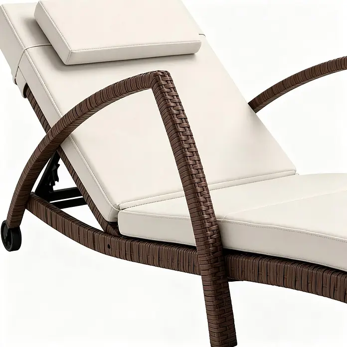 SONNENH Gartenliege - B x T: 185 x 72 cm, Beige/Braun, Stahl, Rückenlehne verstellbar - Braune geflochtene Chaiselongue mit cremefarbenen Polstern und Rollen, verstellbare Rückenlehne.