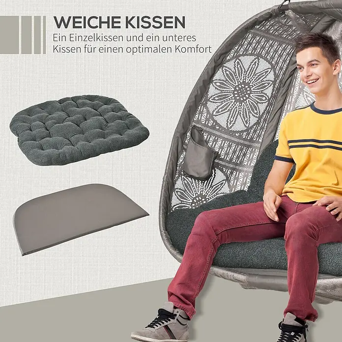 SONNENH Hängesessel - L x B x H: 132 x 126 x 172 cm, Stahl, Sandfarben - Zwei graue Kissen, ein getuftetes und ein glattes, mit einer Person, die bequem auf dem getufteten Kissen in einem Hängesessel sitzt.