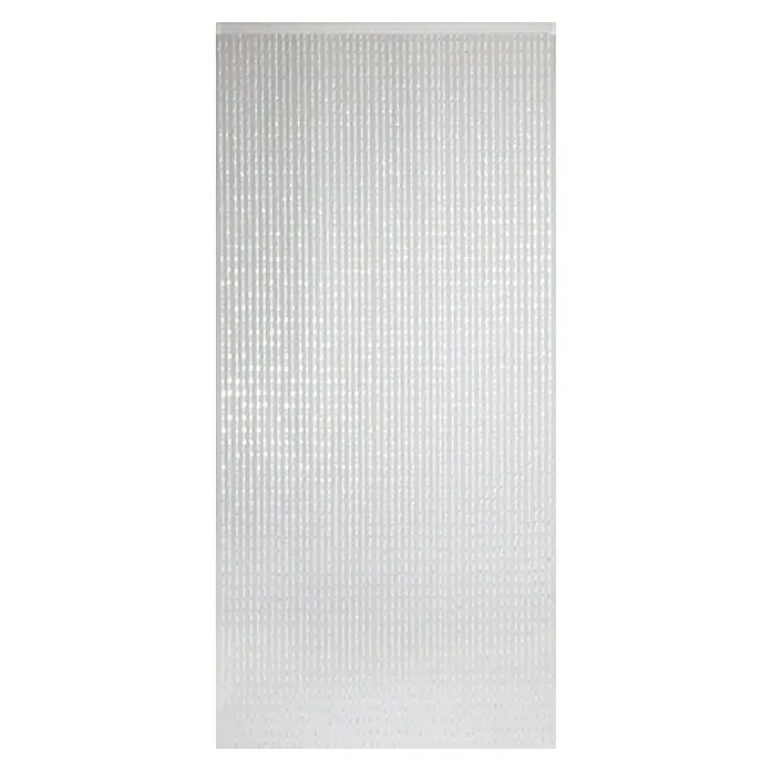 Conacord Perlenvorhang Kristal - B x H: 90 x 200 cm - Nahaufnahme einer weißen, strukturierten Wandverkleidung mit vertikalen Streifen und kleinen Noppen für eine subtile, elegante Optik.