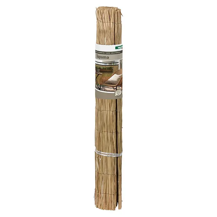 Windhager Sichtschutzmatte Toyama - L x H: 300 x 100 cm, Natur - Gerollter Sichtschutz aus hellbraunen Naturrohren, mit Produktetikett "Toyama" und Balkonszene.