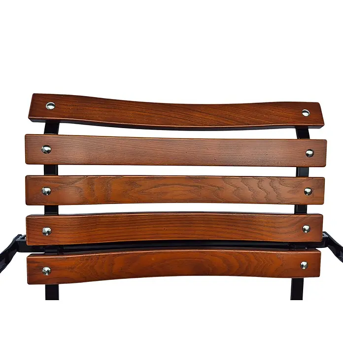 CHEFGASTRO Biergartensessel BAVARIA mit Armlehne Made in Germany 1 Sitzer HxBxT 90x42x46cm klappbar wetterfest & UV-beständig Eschenholz Schwarz/Braun -  - Gekrümmte, dunkelbraune Holzlehne eines Stuhls oder einer Bank, mit mehreren Latten auf einem schwarzen Metallrahmen mit silbernen Bolzen befestigt.