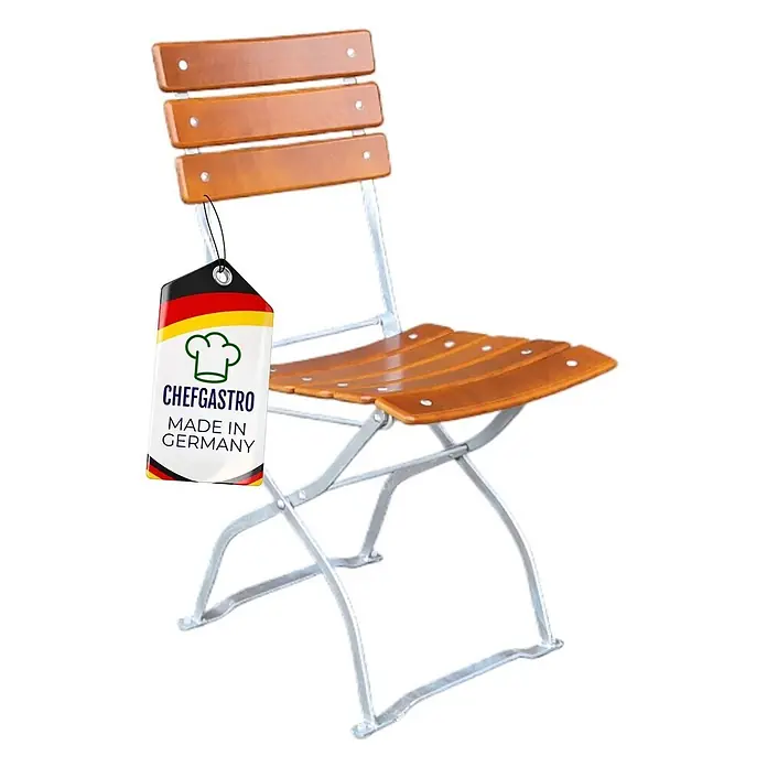 CHEFGASTRO Biergartenstuhl BERGWIESE Made in Germany 1-Sitzer HxBxT 89x40x42cm wetterfest & UV-beständig Eschenholz Silber/Braun -  - Klappstuhl mit braunen Holzlatten und silbernem Metallgestell, versehen mit einem "ChefGastro Made in Germany" Etikett.