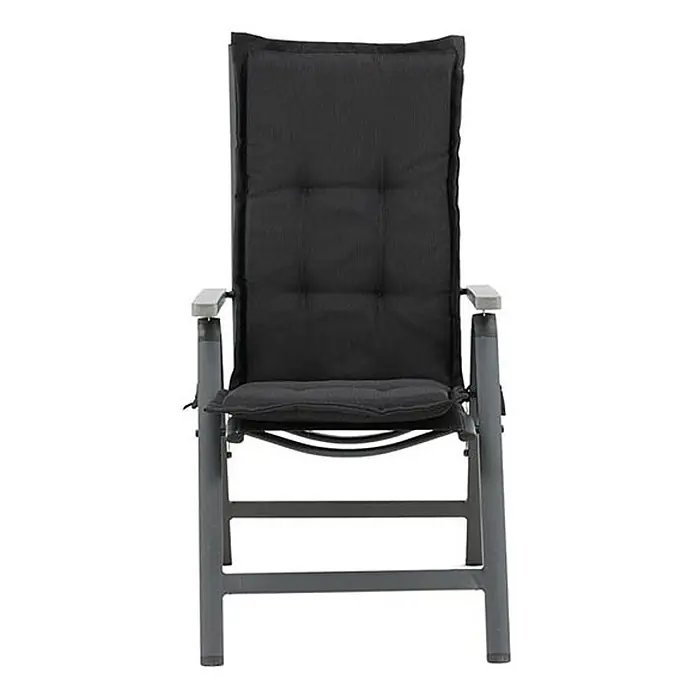 Ebuy24 Sitzauflage Cus - 1 Stk., L x B x H: 46 x 116 x 6 cm, Fasern, Schaum, Polyester., Schwarz - Grauer Metall-Gartensessel mit schwarzer Polsterauflage für Sitz und Rückenlehne und grauen Armlehnen.