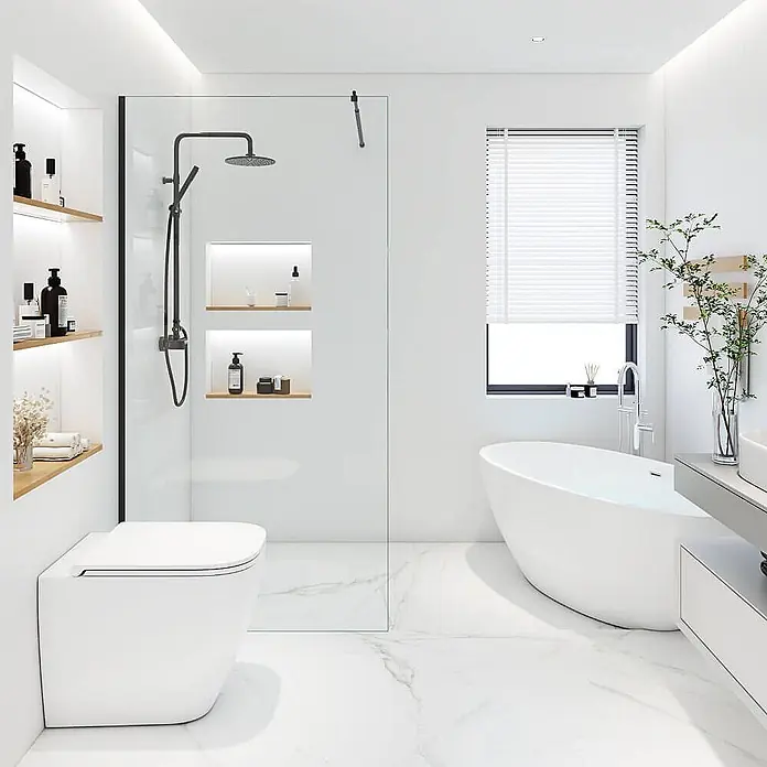 Home Deluxe Duschabtrennung BAKI schwarz 80 x 200 cm -  - Ein modernes, minimalistisches Bad mit weißen Wänden, einer begehbaren Dusche, freistehender Wanne und wandhängendem WC. Helle Holzdetails, Marmorboden.