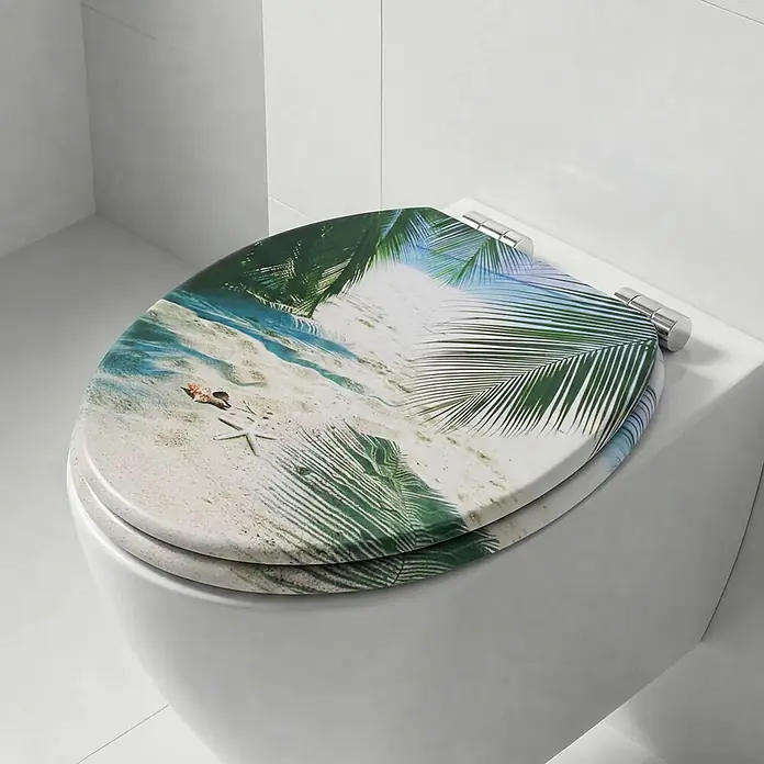 SAINOS WC-Sitz MDF WC-Sitz, Grün, Universal-O-Form, Absenkautomatik, Unten - MDF, Grün, Mit Absenkautomatik - Klodeckel mit lebhaftem Strand- und Palmenmotiv, Sternfisch, Muschel auf Sand und blauem Wasser.
