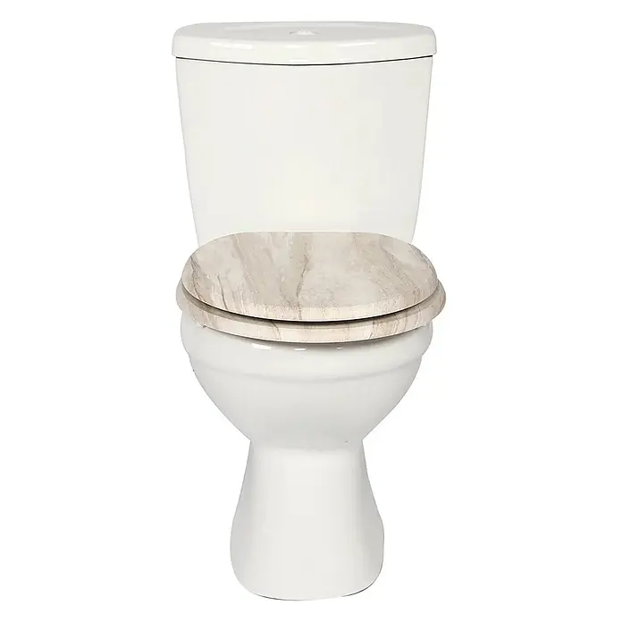 SAINOS WC-Sitz MDF WC-Sitz, Beige, Universal-O-Form, Absenkautomatik, Unten - MDF, Beige, Mit Absenkautomatik - Weiße Keramiktoilette mit beigefarbenem Toilettensitz mit Marmormuster.