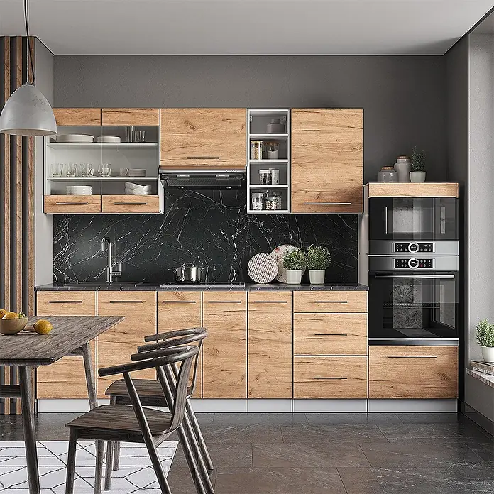 Küchenzeile Fame-Line 280 cm Goldkraft Eiche Art.-Nr. 42684 -  - Moderne Küche mit hellen Holzschränken, schwarzer Marmorrückwand und Einbaugeräten. Essbereich im Vordergrund.