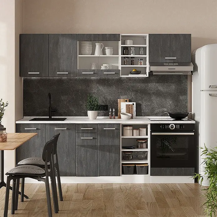 Vicco Küchenzeile R-Line, Schwarz Beton/Weiß, 240 cm -  - Moderne dunkelgraue Küchenmöbel mit weißen Arbeitsplatten und offenen Regalen, Spüle und Einbaubackofen.