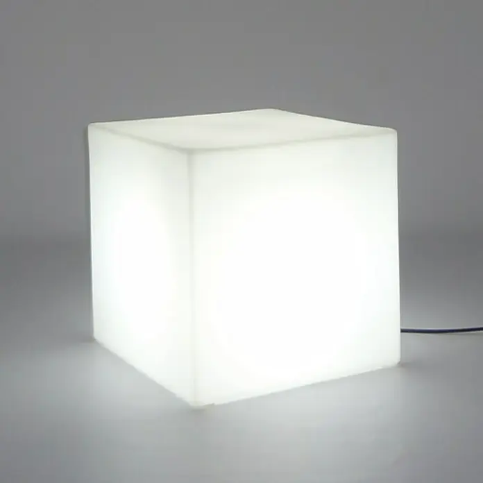 New Garden Design-Außenleuchte Cuby 45 - 45 x 45 x 45 cm, Warmweiß - Kubische LED-Leuchte, die ein sanftes, diffuses Licht ausstrahlt und eine moderne Atmosphäre schafft. Stilvolles Design für jeden Raum.