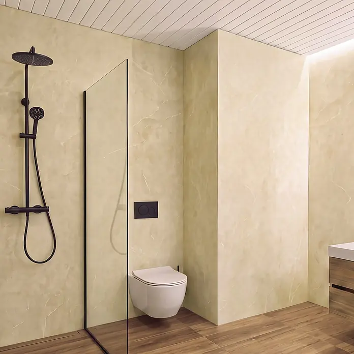 Wandpaneel - 260 x 90 cm, Sardinien, Stone Polymer Composite (SPC) - Mattschwarzes Duschsystem in einem modernen Badezimmer mit Glasduschwand und wandhängender Toilette.