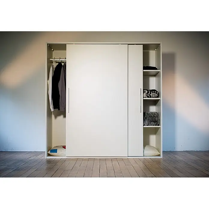 Hettich Montage-Set SlideLine 16 - Passend für: 1 Schiebetür, Traglast: 60 kg - Weißer Kleiderschrank mit zwei Schiebetüren, bietet Hängeplatz für Kleidung und Regale für gefaltete Gegenstände.