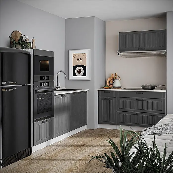 Vicco Küchenzeile - Breite: 340 cm, Dunkelgrau, Ohne Elektrogeräte - Moderne dunkelgraue Küche mit schwarzen Geräten, hellem Holzboden und einem 'Café'-Poster. Mit Einbaubackofen, Mikrowelle und Retro-Kühlschrank.