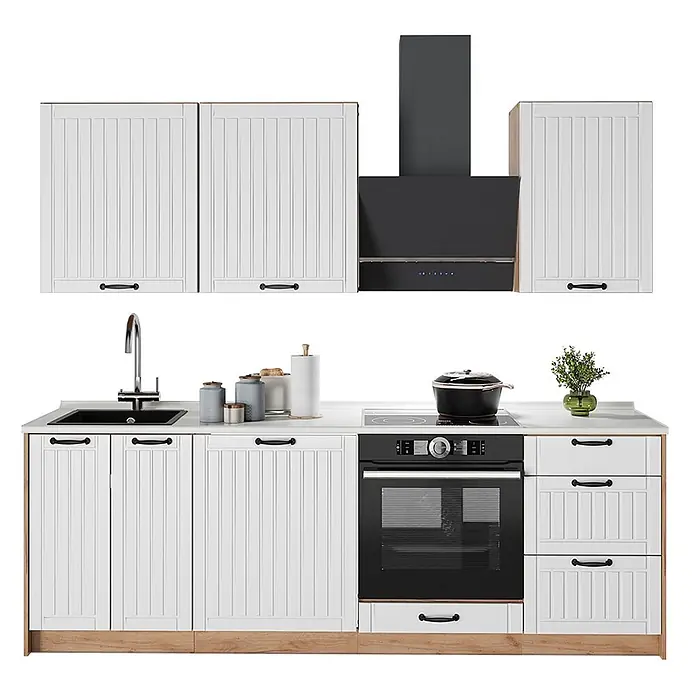 Vicco Küchenzeile - Breite: 230 cm, Weiß Landhaus, Ohne Elektrogeräte - Weiße Lamellen-Küchenzeile mit Holzdetails, schwarzer Spüle, Backofen und Dunstabzugshaube, mit weißer Arbeitsplatte.