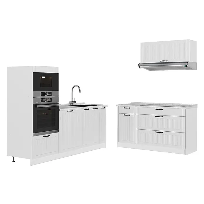 Vicco Küchenzeile - Breite: 340 cm, Weiß Landhaus, Ohne Elektrogeräte - Weiße Modulküche mit geriffelten Fronten, schwarzen Griffen, integriertem Backofen, Mikrowelle, Spüle und Dunstabzugshaube.