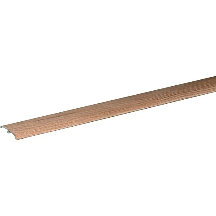 Profiles and more Übergangsprofil DF6 Pinie - 0,9 m x 37,5 mm x 5,5 mm, Kleben - Das Bild zeigt ein Profil zur Abdeckung von Bodenübergängen mit einer Holzoptik in einem warmen Braunton, ideal für Laminat oder Parkett.