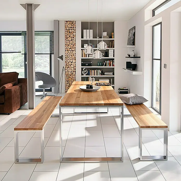 Noblewood Pur Iternal Tischbein - 350 x 80 x 422 mm, Silber, 2 Stk. - Esszimmer mit Holztisch und Bänken mit Stahlgestell. Bücherregal und Holzwand im Hintergrund. Das Esszimmermöbel ist ein echter Hingucker.
