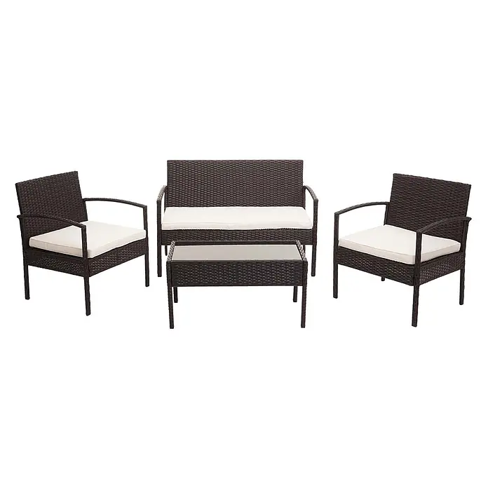 Mendler Loungemöbel-Set HWC-F56 - 4 -tlg., Polyrattan, Braun, Kissen creme, Braun, creme - Dunkelbraunes Polyrattan-Gartenmöbelset: zwei Stühle, ein Zweisitzer-Sofa und ein Couchtisch mit Glasplatte, alle mit cremefarbenen Kissen.