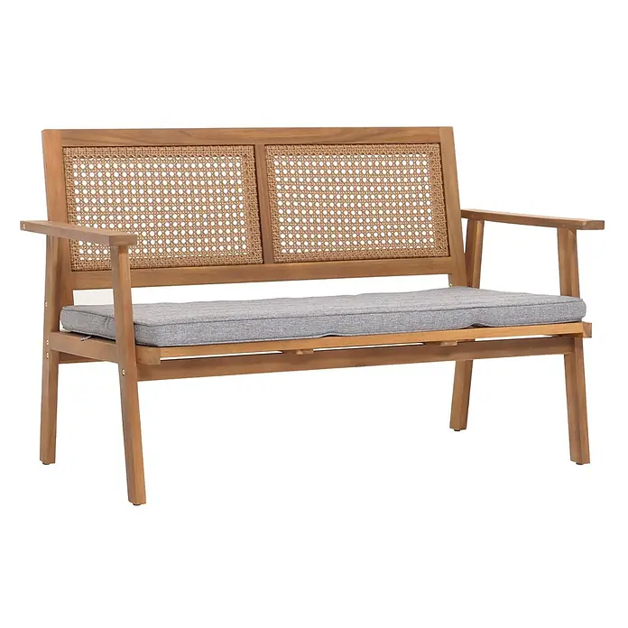 Mendler Loungemöbel-Set HWC-N46 - 4 -tlg., Massivholz, Kissen grau, Grau - Holzsitzbank mit Rohrgeflecht-Rückenlehnen und grauem Kissen.