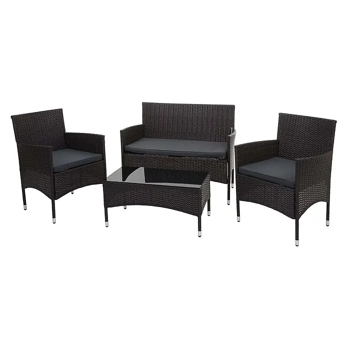 Mendler Loungemöbel-Set HWC-F55 - 4 -tlg., Polyrattan, Braun, Kissen dunkelgrau, Braun, dunkelgrau - Dunkelbraunes Rattan-Gartenmöbelset mit zwei Sesseln, einem Zweisitzer, dunkelgrauen Kissen und einem Couchtisch mit Glasplatte.
