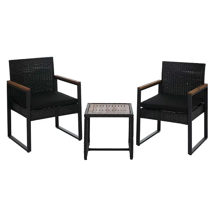 Mendler Loungemöbel-Set HWC-P74 - 3 -tlg., Polyrattan, Schwarz, Polster schwarz, Schwarz - Schwarzes Polyrattan-Gartenmöbel-Set: zwei Stühle mit Holzarmlehnen & schwarzen Kissen und ein kleiner Tisch mit Holzplatte.