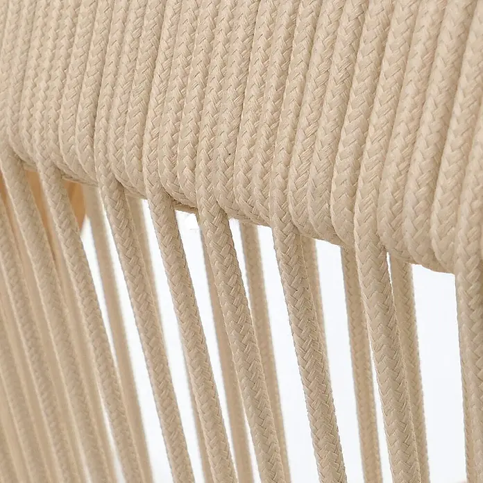 Mendler Aluminium Lounge-Set HWC-P82 Stoff/Textil - Holz-Optik creme -  - Nahaufnahme zahlreicher beiger geflochtener Kordeln, die einen gewebten Rand mit herabhängenden vertikalen Strängen bilden.