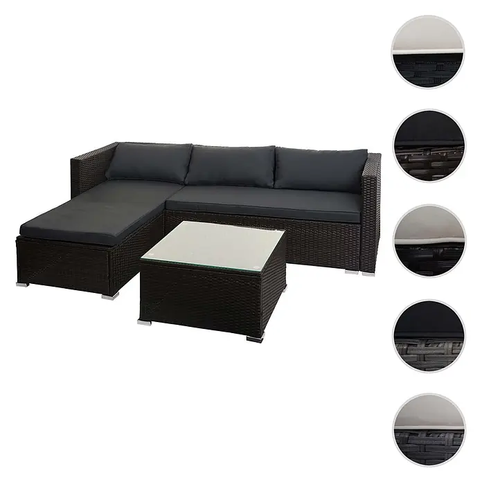 Mendler Loungemöbel-Set HWC-F57 - 3 -tlg., Polyrattan, Braun, Kissen dunkelgrau mit Deko-Kissen, Braun, dunkelgrau - Dunkelbraune Rattan-L-Gartensofa-Set mit dunkelgrauen Kissen und einem Couchtisch mit Glasplatte.