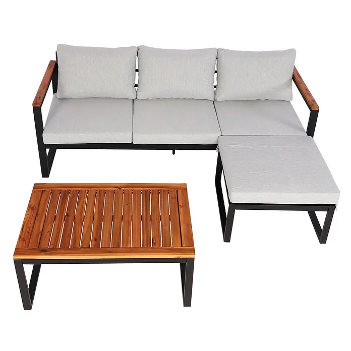 Mendler Loungemöbel-Set HWC-L26 - 3 -tlg., Textil, Hellgrau, Helllgrau - Outdoor-Sofa-Set mit hellgrauen Kissen, schwarzem Metallrahmen, Holzarmlehnen und passendem Couchtisch mit Holzlatten.