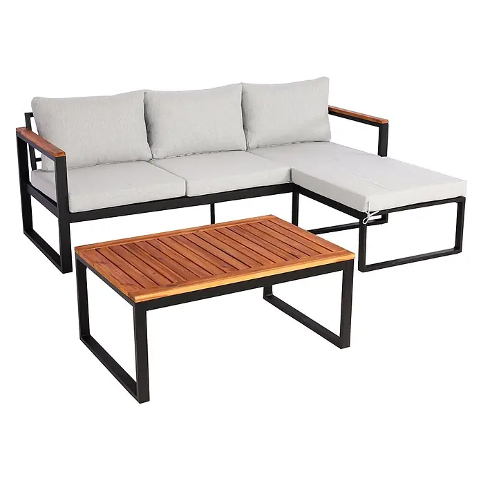 Mendler Loungemöbel-Set HWC-L26 - 3 -tlg., Textil, Hellgrau, Helllgrau - Outdoor-Ecksofa mit schwarzem Metallrahmen, hellgrauen Kissen, Holzarmlehnen und passendem Couchtisch mit Holzlattenplatte.
