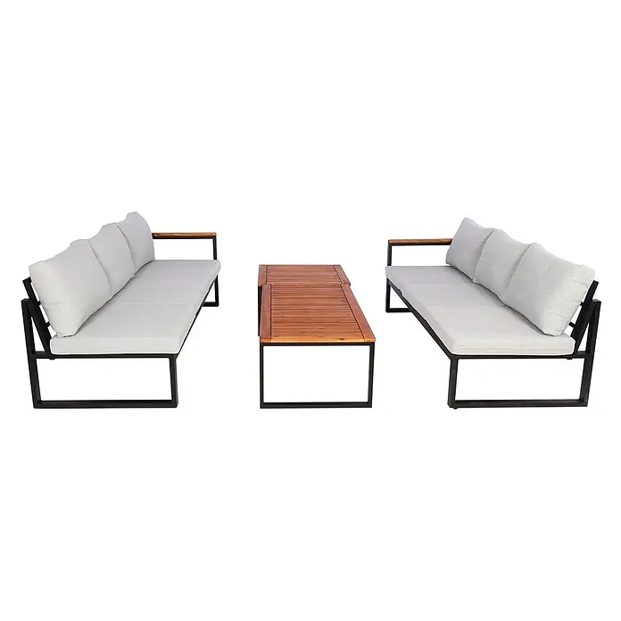 Mendler Loungemöbel-Set HWC-L26 - 4 -tlg., Holz, Hellgrau, Hellgrau - Gartenmöbel-Set mit zwei Sofas und Couchtisch, schwarzen Metallrahmen, Holzdetails und hellgrauen Kissen.