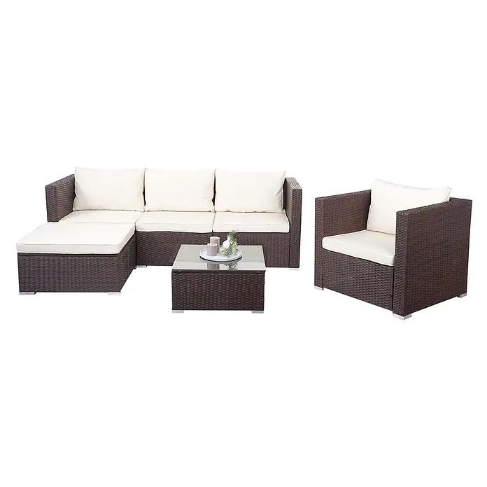Mendler Poly-Rattan-Garnitur Brescia - braun, Kissen Creme -  - Braune Polyrattan-Gartenmöbelgarnitur mit Ecksofa, Hocker, Sessel und Couchtisch, alle mit cremefarbenen Kissen.
