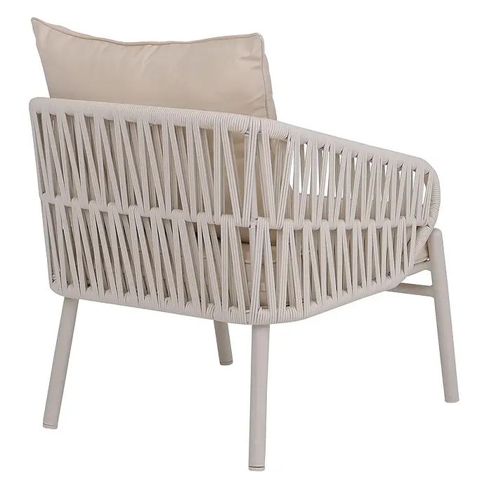 Mendler Gartensessel HWC-P90 - 1 Stk., Metall, Creme, B x T x H: 64 x 70 x 67 cm - Cremefarbener Sessel aus geflochtenem Seil mit passenden Kissen und hellen Metallbeinen, von hinten rechts gesehen.