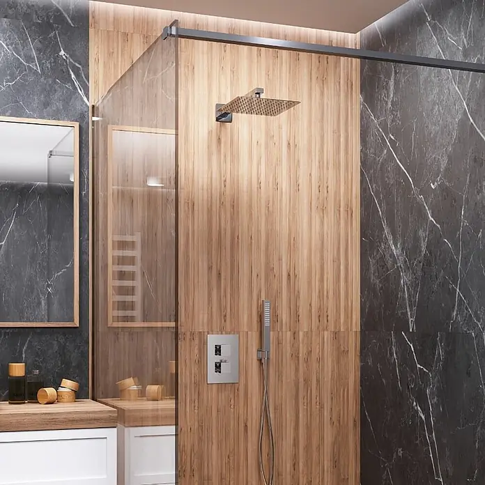 Bad Land UP-Brausethermostat BOX UP-Brausethermostat Chrom - Eckig, Chrom, Matt - Ein modernes Duschsystem mit quadratischem Regenduschkopf, Handbrause und Bedienfeld an einer holzverkleideten Wand.