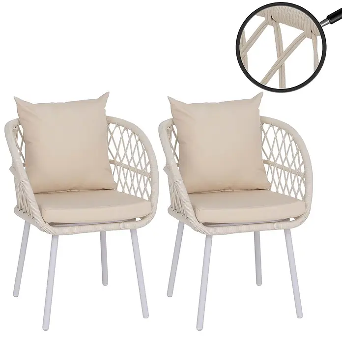 Mendler 2er-Set Gartenstuhl HWC-Q38 - Gestell hellgrau, Polster Creme -  - Zwei Stühle mit cremefarbenen Kissen, weißen geflochtenen Seilsitzen und weißen Metallbeinen.