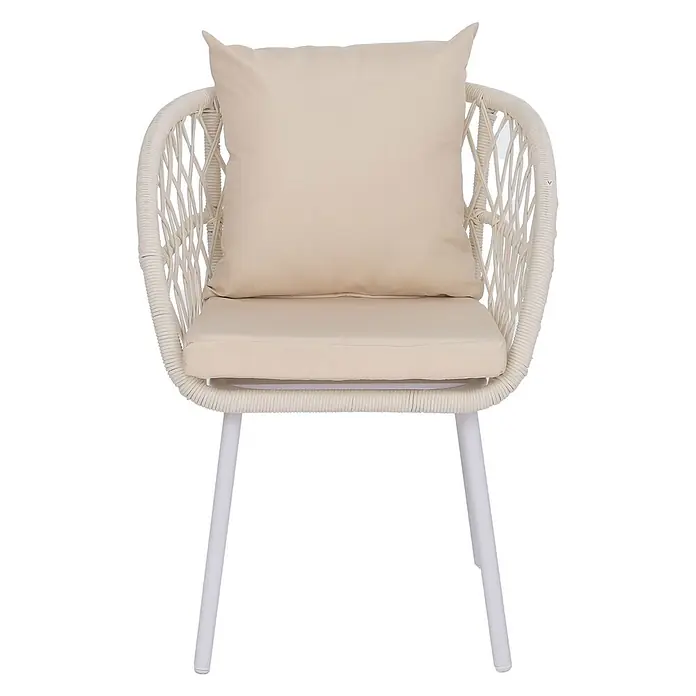 Mendler 2er-Set Gartenstuhl HWC-Q38 - Gestell hellgrau, Polster Creme -  - Ein cremefarbener geflochtener Sessel mit Sitz- und Rückenkissen auf weißen Metallbeinen.