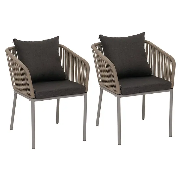Mendler 2er-Set Gartenstuhl HWC-N41 - grau, Kissen dunkelgrau -  - Zwei Outdoor-Sessel mit grauen Metallgestellen, beigefarbenen geflochtenen Seillehnen und Armlehnen sowie dunkelgrauen Sitz- und Rückenkissen.