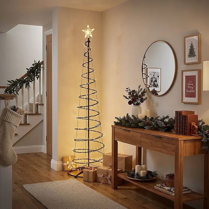 ECD Germany LED Weihnachtsbaum Außen 210 cm, Weihnachtsdeko mit Beleuchtung -  - Beleuchteter spiralförmiger Weihnachtsbaum mit Sternspitze, der eine festliche Flurdekoration erhellt.
