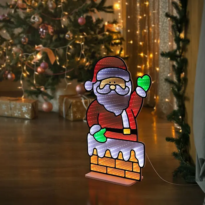ECD Germany Weihnachtsdeko Weihnachtsmann LED Infinity Mirror 3D-Effekt -  - Beleuchtete Weihnachtsmannfigur mit LED-Lichtern in Rot, Weiß, Gold und Grün, stehend auf einem hellen LED-Schornstein.