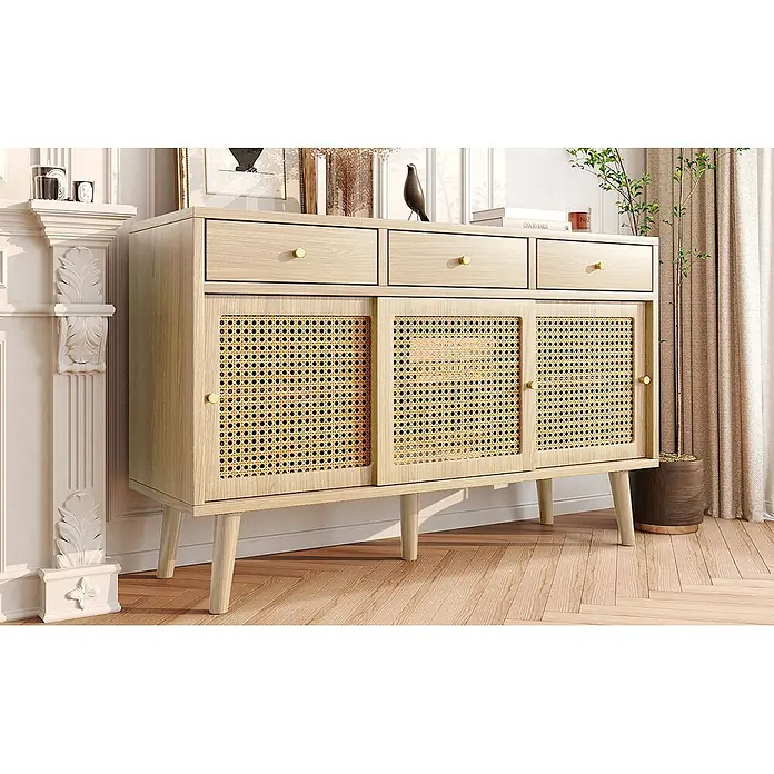 SONNENH Kommode - Eichenoptik, Anzahl Schubladen: 3 Stk. - Helles Holz Sideboard mit drei Schubladen und Schiebetüren aus Rohrgeflecht, akzentuiert mit Messingknöpfen.
