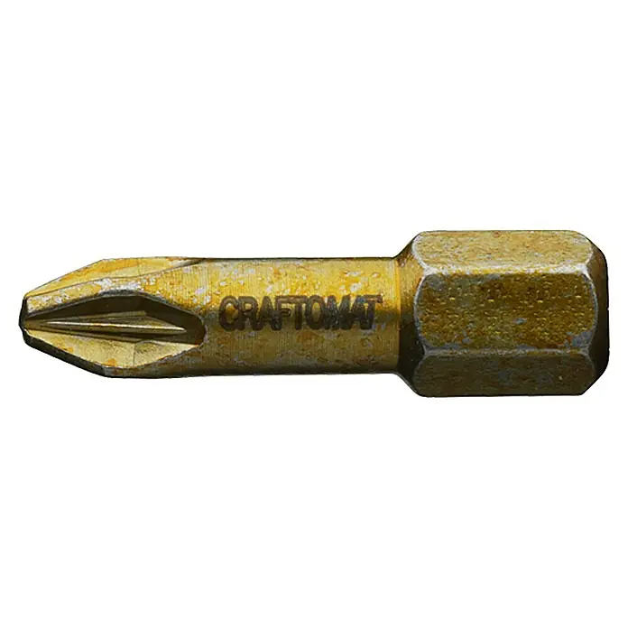 Craftomat Bit Wood - PZ 1, 25 mm - Nahaufnahme eines goldenen Craftomat-Schrauberbits mit Kreuzschlitz, ideal für Heimwerkerprojekte und professionelle Anwendungen.