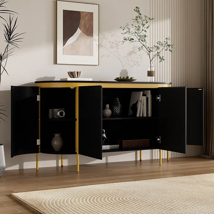 SONNENH Kommode - Schwarz/Gold, Anzahl Schubladen: 0 Stk. - Schwarz-gelbes Sideboard mit offenen Türen, das Stauraum zeigt, auf gelben Metallbeinen stehend.
