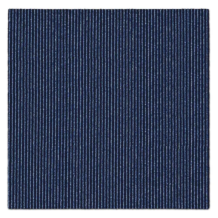 Floordirekt Teppichfliese Bohemia - 50 x 50 cm - 0,25 m² - Dunkelblau -  - Dunkelblauer Teppichfliese mit hellblauen, strukturierten vertikalen Streifen.