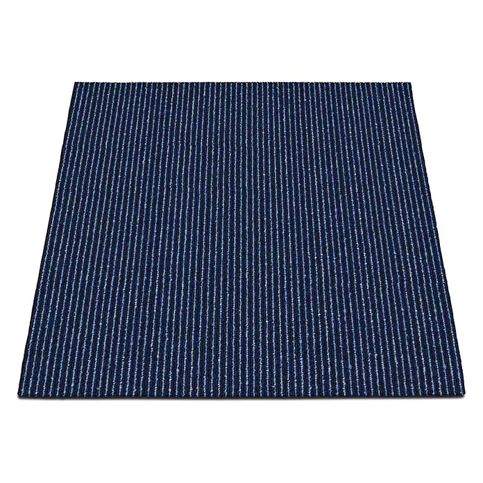 Floordirekt Teppichfliese Bohemia - 50 x 50 cm - 0,25 m² - Dunkelblau -  - Dunkelblauer Teppichfliese mit vertikalen hellblauen und weißen Streifen.