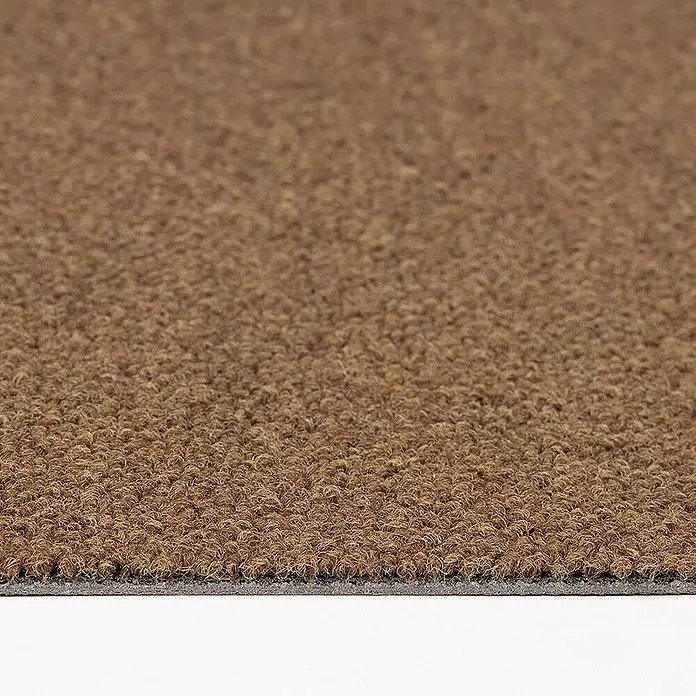 Floordirekt Teppichfliese Edinburgh - 50 x 50 cm - 0,25 m² - Braun -  - Nahaufnahme einer braunen, grob strukturierten Matte, die ihre faserige Oberfläche und Dicke zeigt.