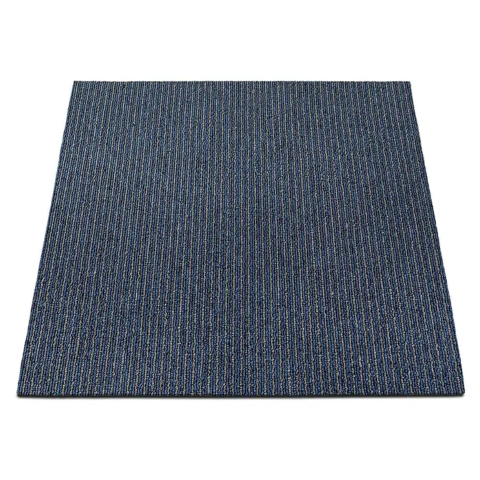 Floordirekt Teppichfliese Bohemia - 50 x 50 cm - 0,25 m² - Blau -  - Blaue gerippte Teppichfliese mit vertikalen blauen und grauen Streifen.