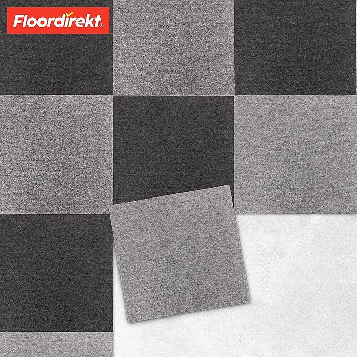 Floordirekt Teppichfliese Moscow 50 x 50 cm Grau -  - Schachbrettmuster aus dunkel- und hellgrauen Teppichfliesen, eine hellgraue Fliese separat platziert.