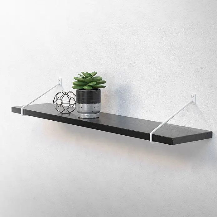 4er Set Regalhalterung 22 cm Weiß aus Stahl Wandmontage Haarnadel -  - Dunkles Holzregal mit weißen Metallhalterungen, darauf eine Sukkulente und eine silberne geometrische Dekoration.