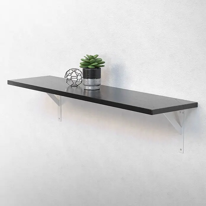 2 Stück Regalhalterung 240x240 mm Weiß aus Aluminium -  - Dunkles Holzregal mit weißen Halterungen, darauf eine grüne Sukkulente in einem Metalltopf und eine geometrische Silberdekoration.