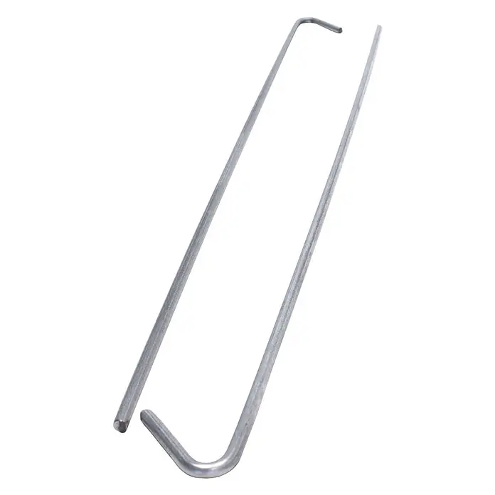 Protektor Montagezubehör für Trockenbau 375mm Abhängedraht mit Haken Silber -  - Zwei graue U-förmige Metall-Erdspieße zur Befestigung von Stoff oder Netzen.