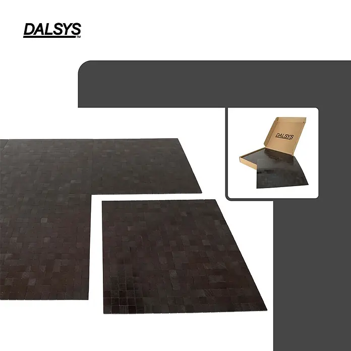 Dalsys Wandfliese 1m² Selbstklebende Fliesen Aluoptik Quadrat 11 Stück Dunkelbraun - 30,6 x 30,6 cm, Braun - Dunkelbraune quadratische modulare Fliesen, teilweise ausgelegt und in einer DALSYS-Box.