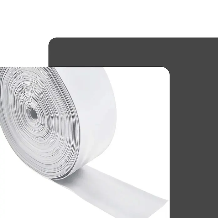 BMSC24 Fugenband 50m x 60mm Dichtband Weich-PVC Weiß - 50.000 x 600 mm - Eine große Rolle weißes Gummiband, teilweise abgewickelt.